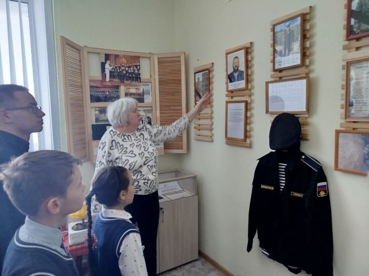 Гимназия укучылары мәктәп музеенда булдылар