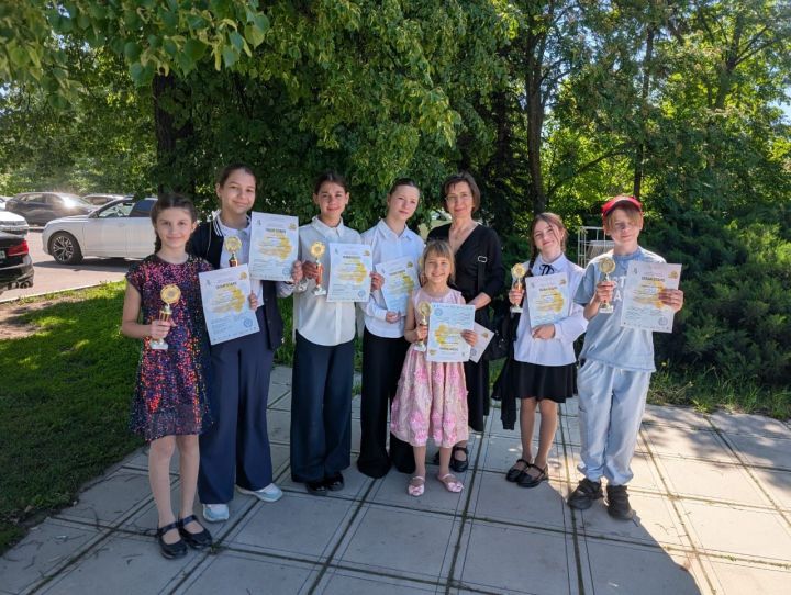 Команда пианистов Детской школы искусств - лауреаты Международного конкурса
