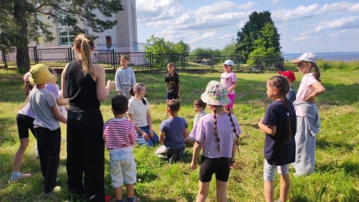 Кызыл Байракта Халыкара пикник көнен билгеләп үттеләр