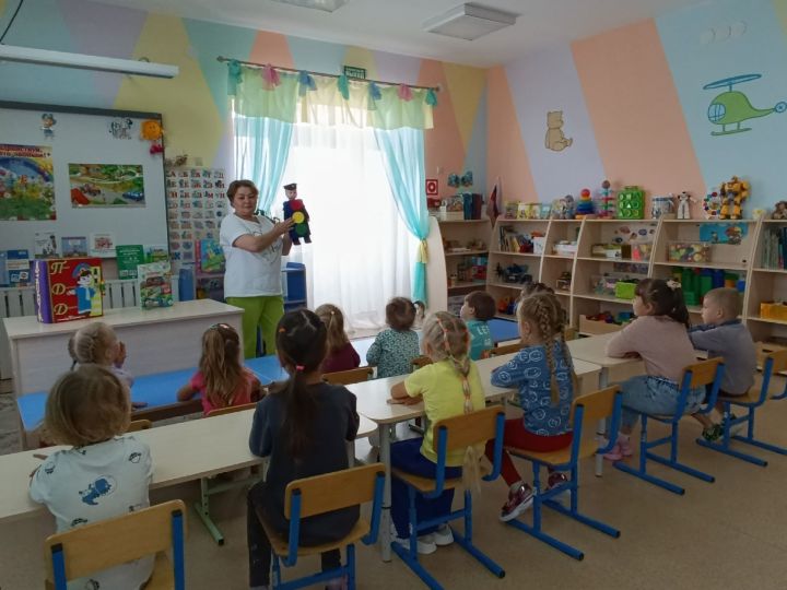 Дорожная азбука с детства: в Татбурнашевском детсаду учат безопасности