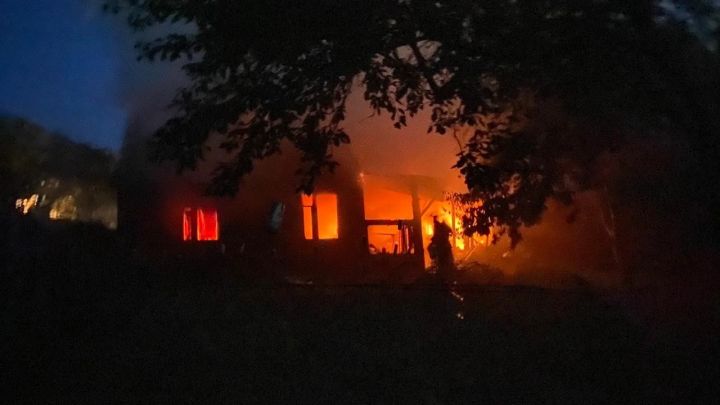 Верхнеуслонские пожарные отработали два ночных возгорания