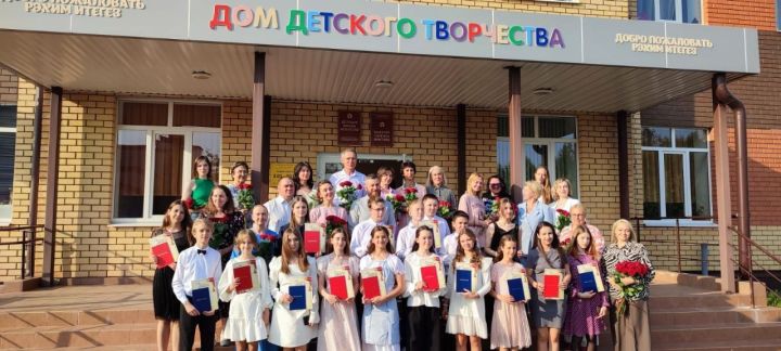 В Детской школе искусств Верхнего Услона прошел выпускной вечер