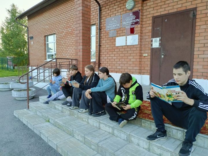 «Кот учёный» провёл детей в мир пушкинских сказок