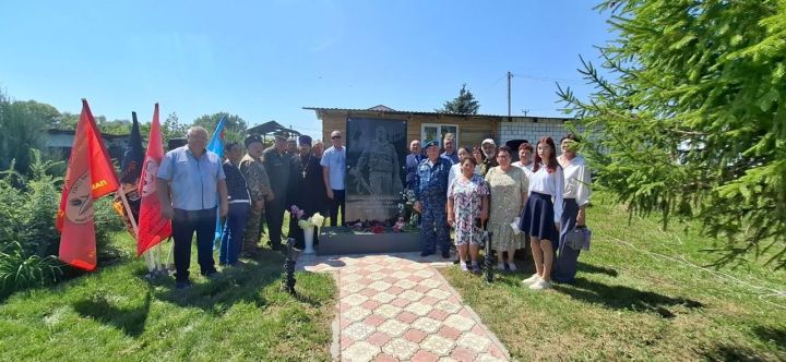 В Татарском Бурнашеве открыли мемориал ветеранам и участникам боевых действий