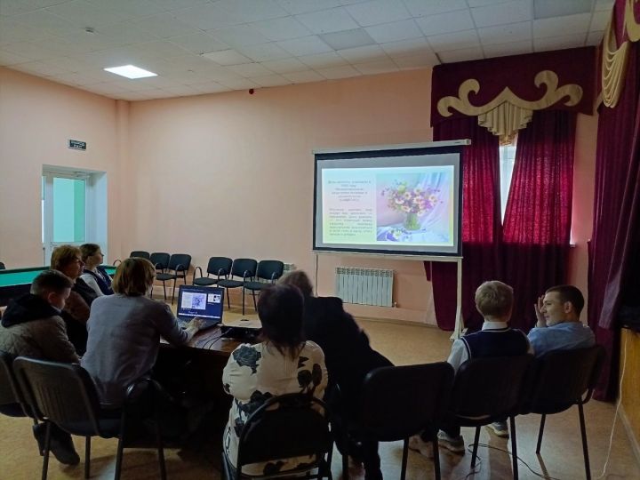 День красоты в Кильдеевском ДК: дети узнали о профессии парикмахера