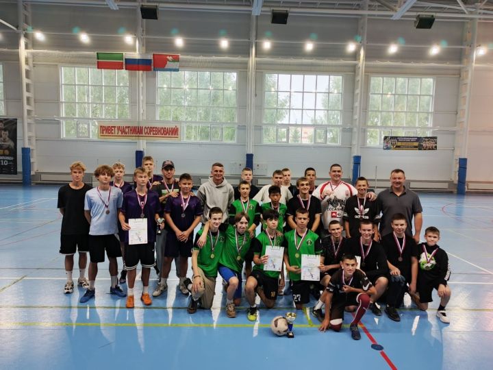 Турнир по футболу среди молодежи прошел в Верхнеуслонском районе
