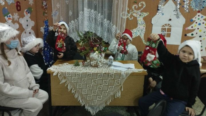 Путешествие в царство Деда Мороза устроили в Ямбулатовском СДК