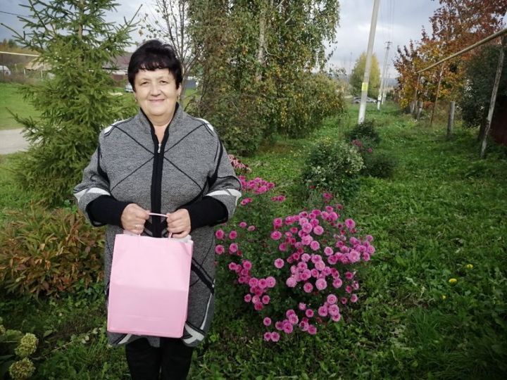 Ветеранам библиотечного дела вручили подарки и благодарности