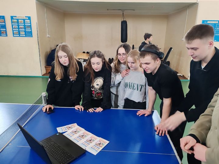 В молодежном клубе «Сулица» подросткам рассказали о вреде наркотиков и риске ВИЧ