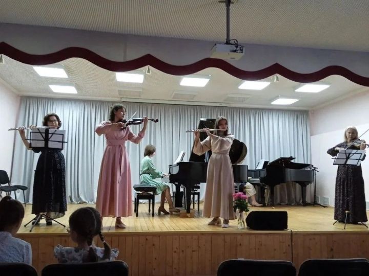 В Верхнем Услоне прошел концерт юных пианистов