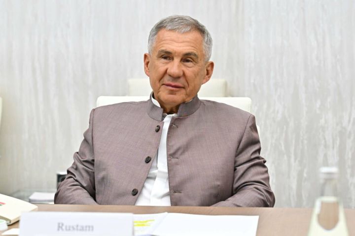 Минниханов поздравил жителей Татарстана с Днём России