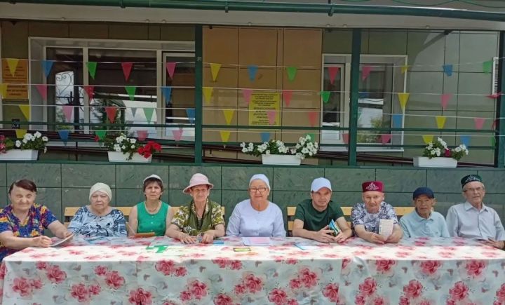 В доме-интернате рассказали, как пережить летнюю жару без ущерба для здоровья