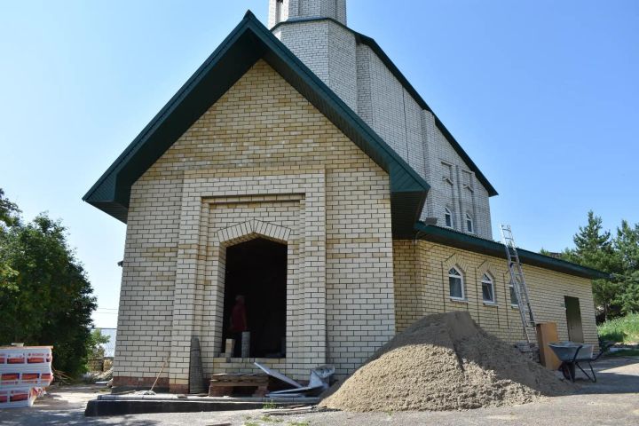 Главная мечеть Верхнеуслонского района преображается к 25-летию