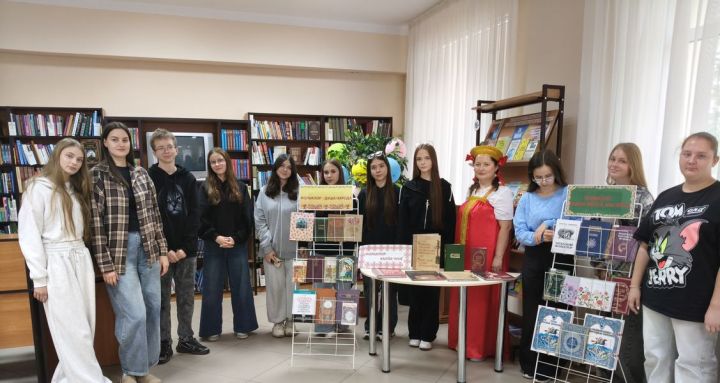 Библиотекари провели фольклорную игру для участников «Движения первых»