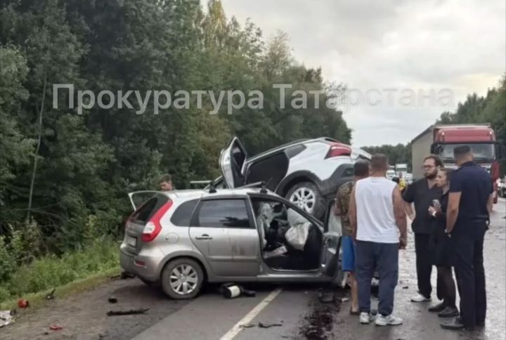 В ДТП в Верхнеуслонском районе погибли три человека, в том числе двое детей