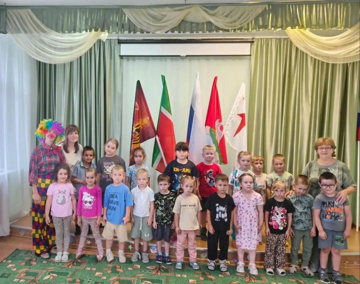 “Каенкай” балалар бакчасында клоун Клепа белән бәйрәм үткәрделәр